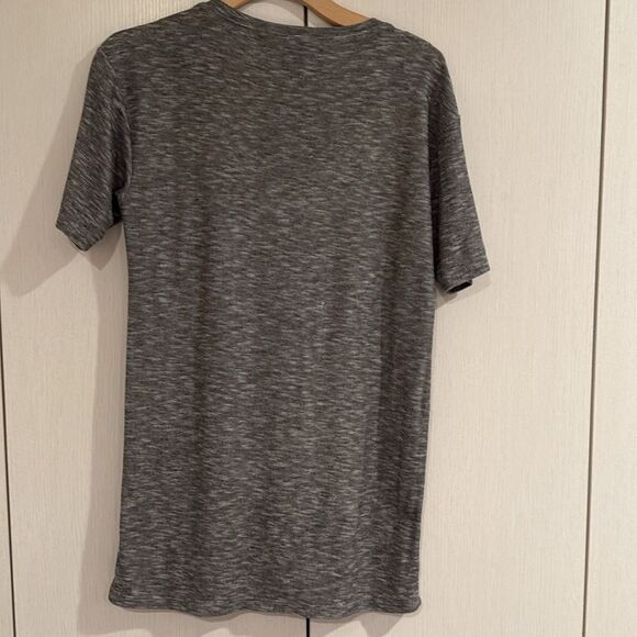 V-neck packet t-shirt - Picture 12 of 12